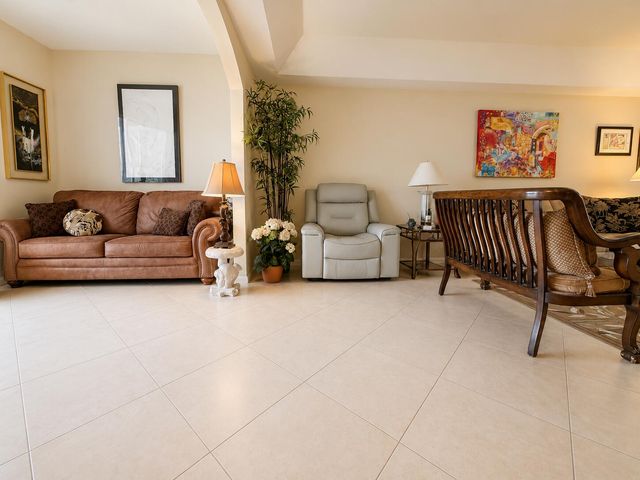 12598 Crystal Pointe Drive B, Boynton Beach, FL 33437