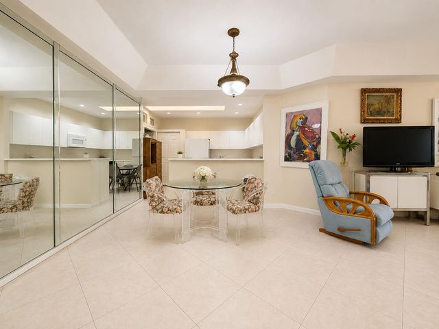 12598 Crystal Pointe Drive B, Boynton Beach, FL 33437