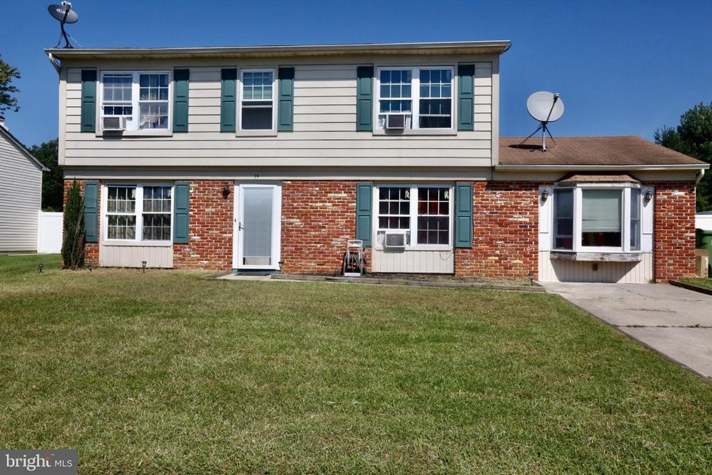 14 URANUS RD, Sewell, NJ 08080