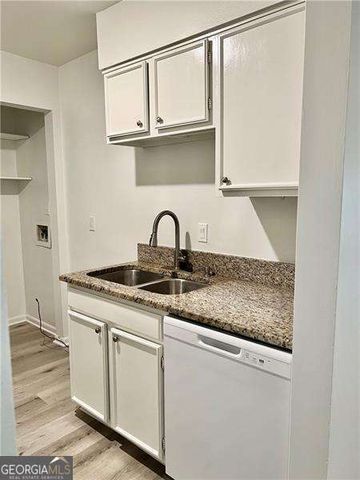 1166 Booth Road SW 409, Marietta, GA 30008