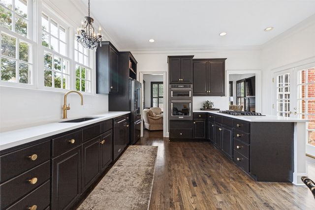 5803 Redwood Court, Dallas, TX 75209