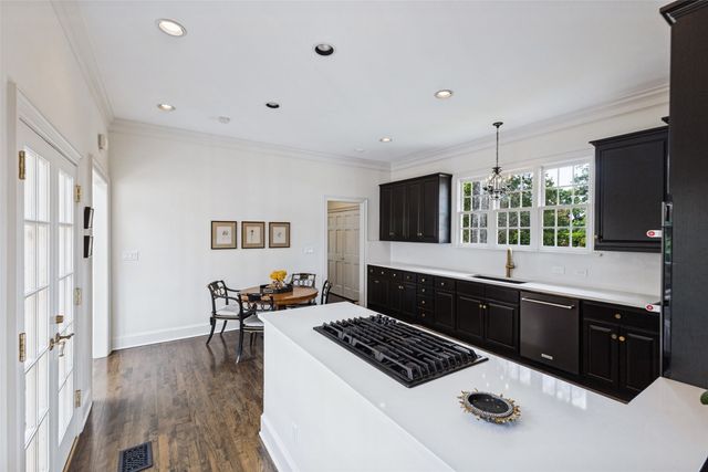 5803 Redwood Court, Dallas, TX 75209