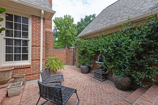 5803 Redwood Court, Dallas, TX 75209