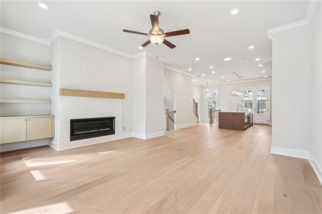 300 Crimson Pine Alley 9, Alpharetta, GA 30009