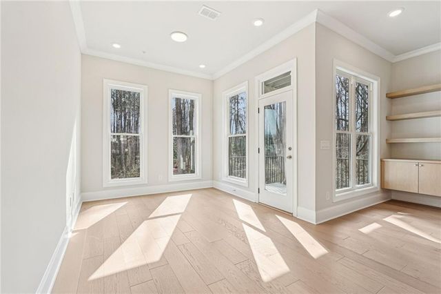 300 Crimson Pine Alley 9, Alpharetta, GA 30009