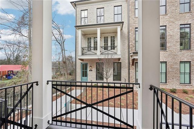 300 Crimson Pine Alley 9, Alpharetta, GA 30009