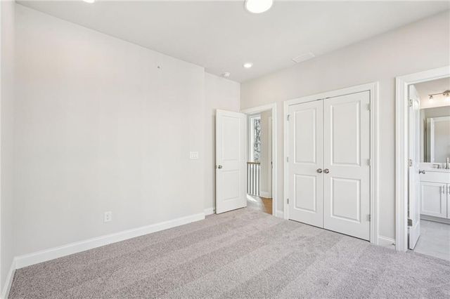 300 Crimson Pine Alley 9, Alpharetta, GA 30009