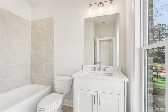 300 Crimson Pine Alley 9, Alpharetta, GA 30009