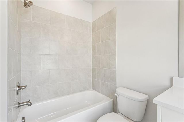 300 Crimson Pine Alley 9, Alpharetta, GA 30009