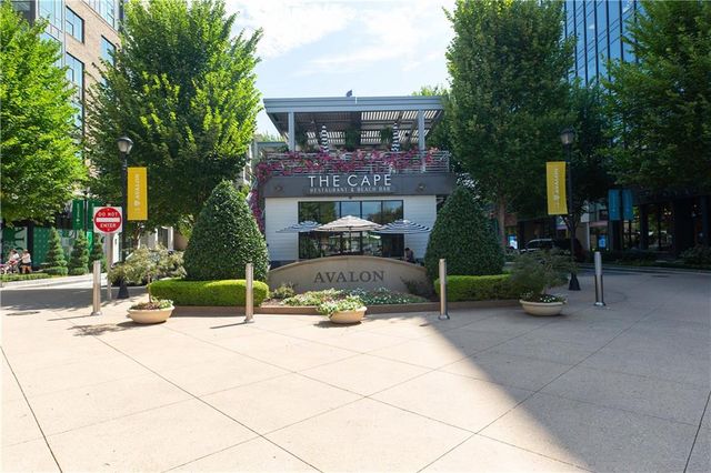 300 Crimson Pine Alley 9, Alpharetta, GA 30009