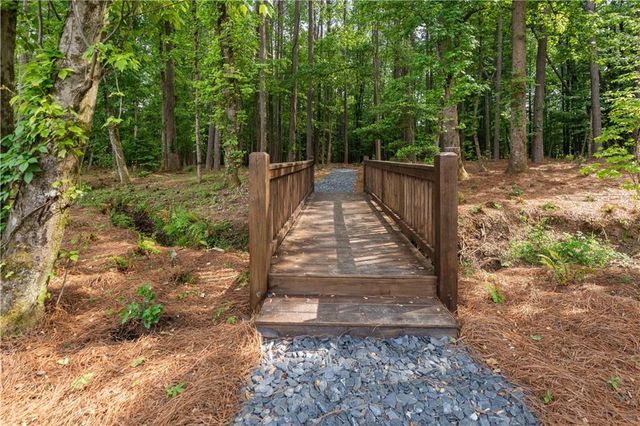300 Crimson Pine Alley 9, Alpharetta, GA 30009