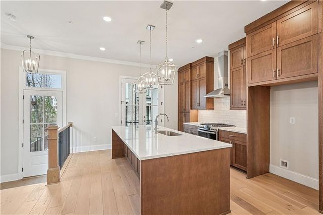 300 Crimson Pine Alley 9, Alpharetta, GA 30009