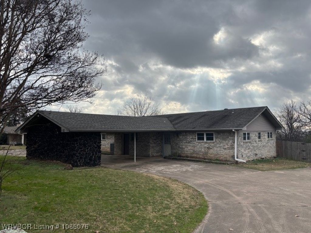 1100 Murta Street, Van Buren, AR 72956