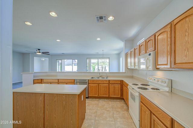 3854 E COUNTY DOWN Drive, Chandler, AZ 85249