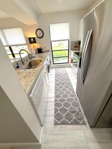 616 Brackenwood Cove 616, Palm Beach Gardens, FL 33418