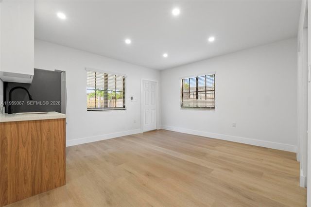 1060 NW 35th Ct 2, Miami, FL 33125