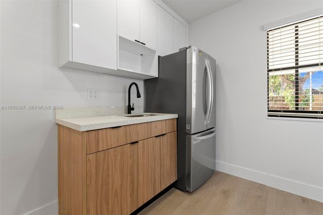 1060 NW 35th Ct 2, Miami, FL 33125