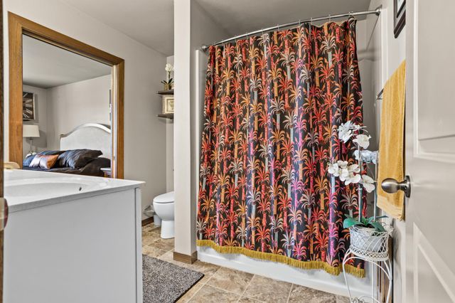 630 38th Avenue E, West Fargo, ND 58078