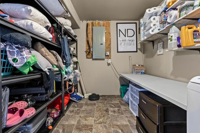 630 38th Avenue E, West Fargo, ND 58078