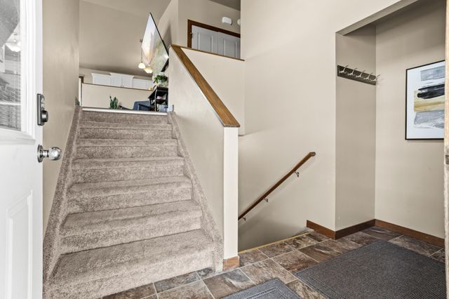 630 38th Avenue E, West Fargo, ND 58078
