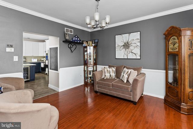 218 HERITAGE DR, Columbus, NJ 08022