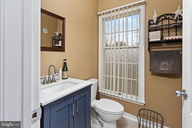 218 HERITAGE DR, Columbus, NJ 08022
