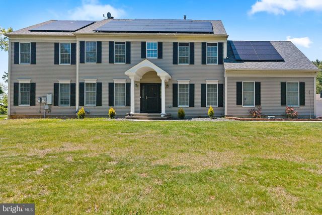 218 HERITAGE DR, Columbus, NJ 08022