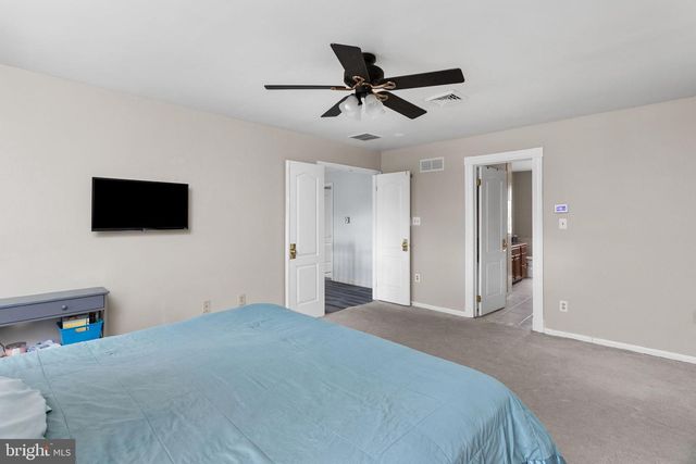 218 HERITAGE DR, Columbus, NJ 08022