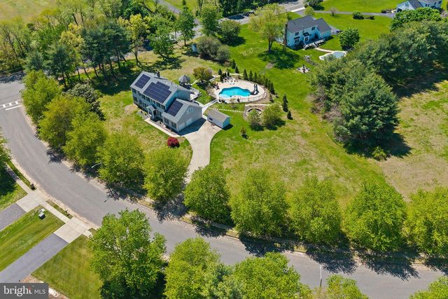 218 HERITAGE DR, Columbus, NJ 08022