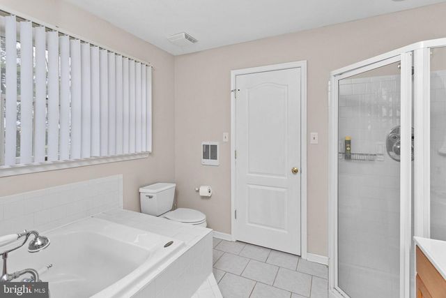 218 HERITAGE DR, Columbus, NJ 08022