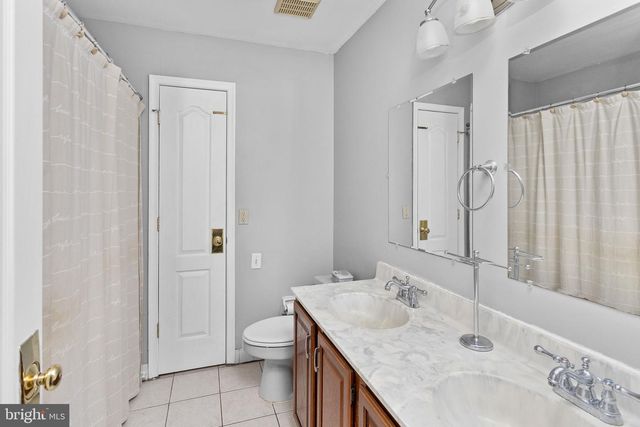 218 HERITAGE DR, Columbus, NJ 08022