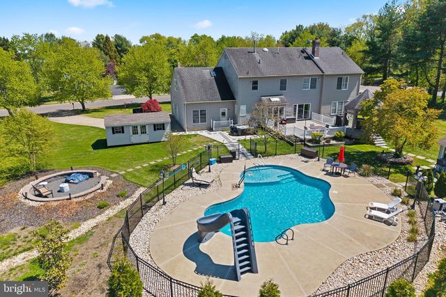 218 HERITAGE DR, Columbus, NJ 08022