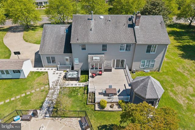 218 HERITAGE DR, Columbus, NJ 08022