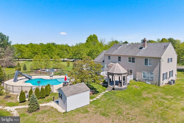 218 HERITAGE DR, Columbus, NJ 08022