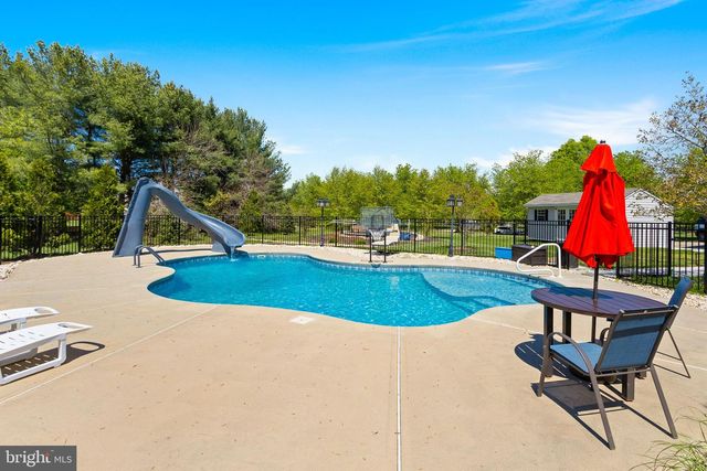 218 HERITAGE DR, Columbus, NJ 08022