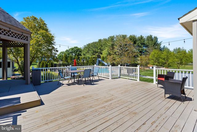 218 HERITAGE DR, Columbus, NJ 08022