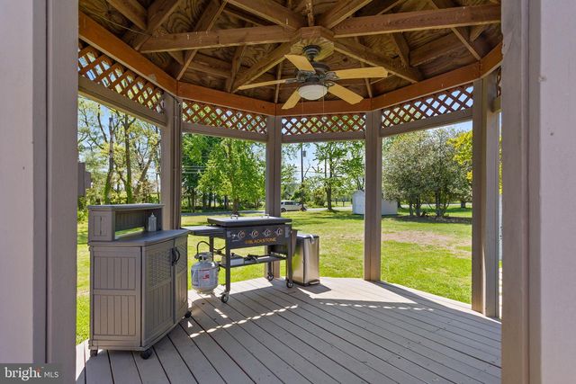 218 HERITAGE DR, Columbus, NJ 08022