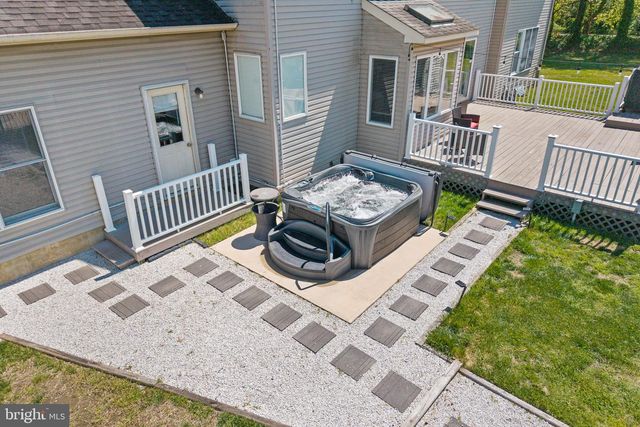 218 HERITAGE DR, Columbus, NJ 08022