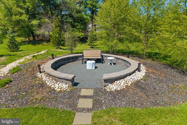 218 HERITAGE DR, Columbus, NJ 08022