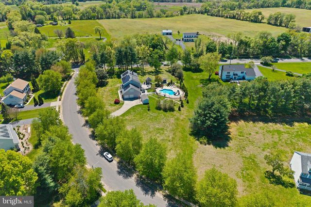 218 HERITAGE DR, Columbus, NJ 08022