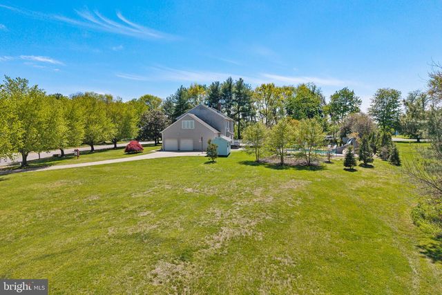 218 HERITAGE DR, Columbus, NJ 08022
