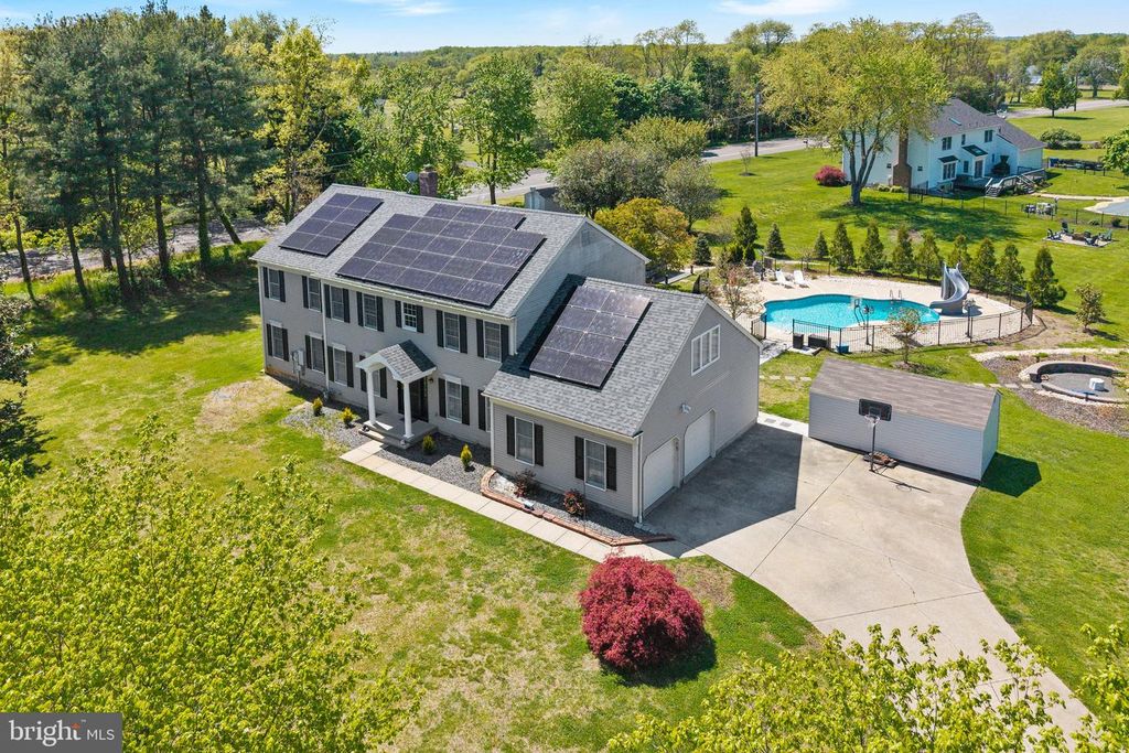 218 HERITAGE DR, Columbus, NJ 08022