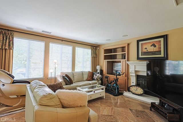 1829 Swan Falls, Simi Valley, CA 93065