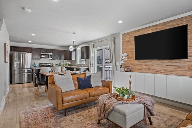 299 W WILLOW CREEK DR, Saratoga Springs, UT 84045