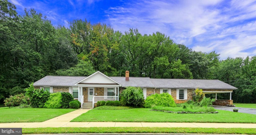 4 SPARKS PL, PENNSVILLE, NJ 08070 — exterior