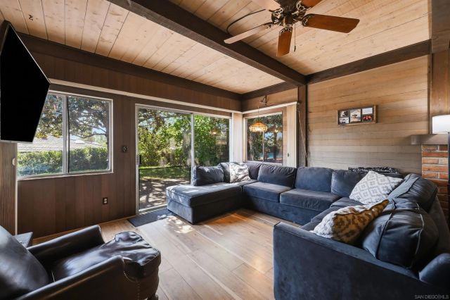 8621 Dunwoodie Rd, Santee, CA 92071