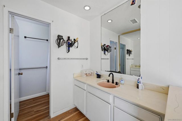 8621 Dunwoodie Rd, Santee, CA 92071