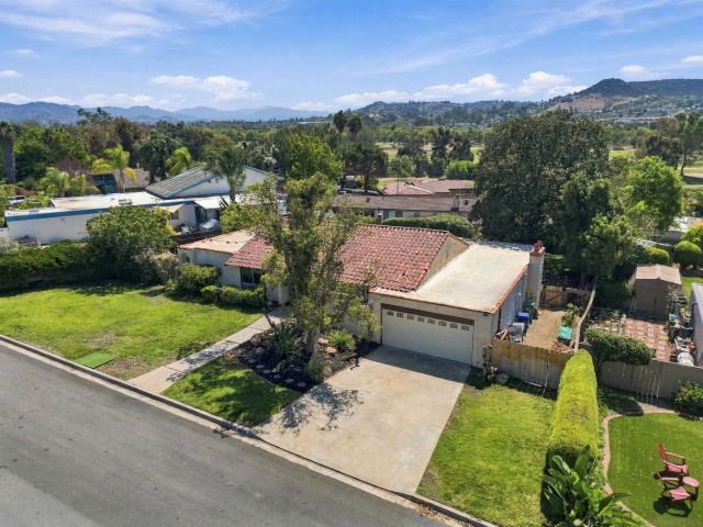 8621 Dunwoodie Rd, Santee, CA 92071