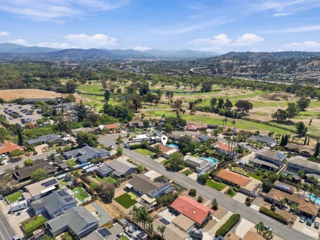 8621 Dunwoodie Rd, Santee, CA 92071