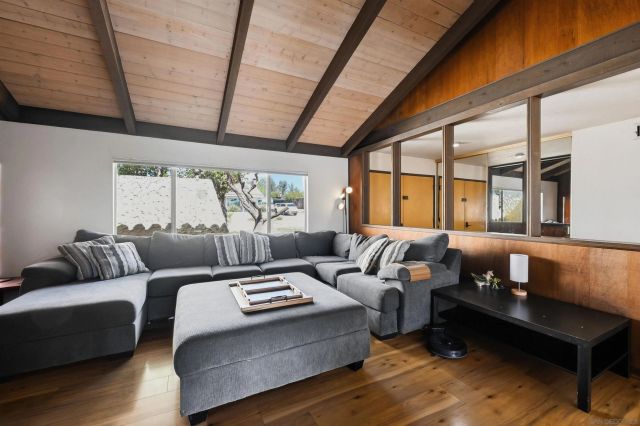 8621 Dunwoodie Rd, Santee, CA 92071